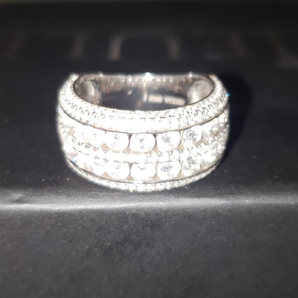 Ring - Picture 2 of 3